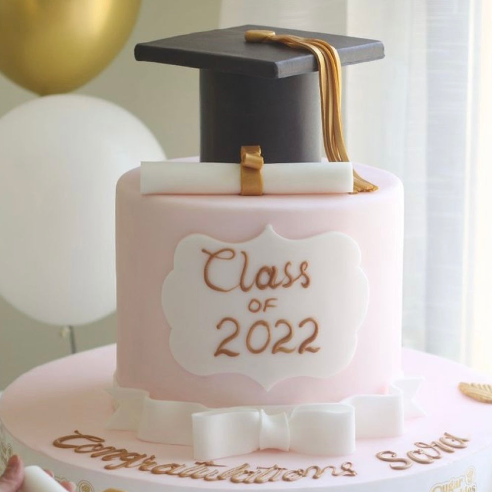 Feminine Graduation Cake | Another pretty in pink graduation… | Flickr