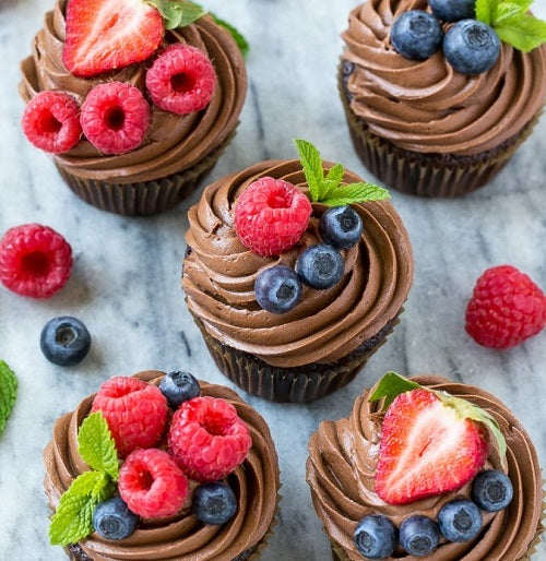 Chocolate Berries Cupcakes