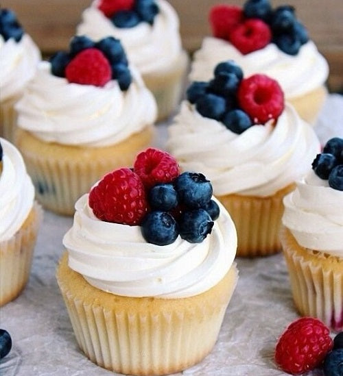 Vanilla Berries Cupcakes