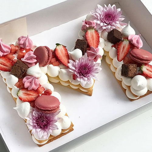 Minion Cream Cake | Cake for Kids' Birthday Party | Pandoracake.ae Dubai
