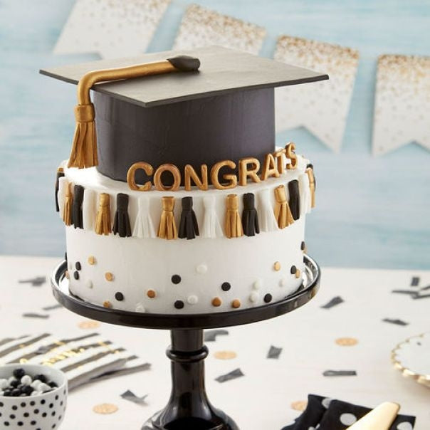 Graduation cake dubai