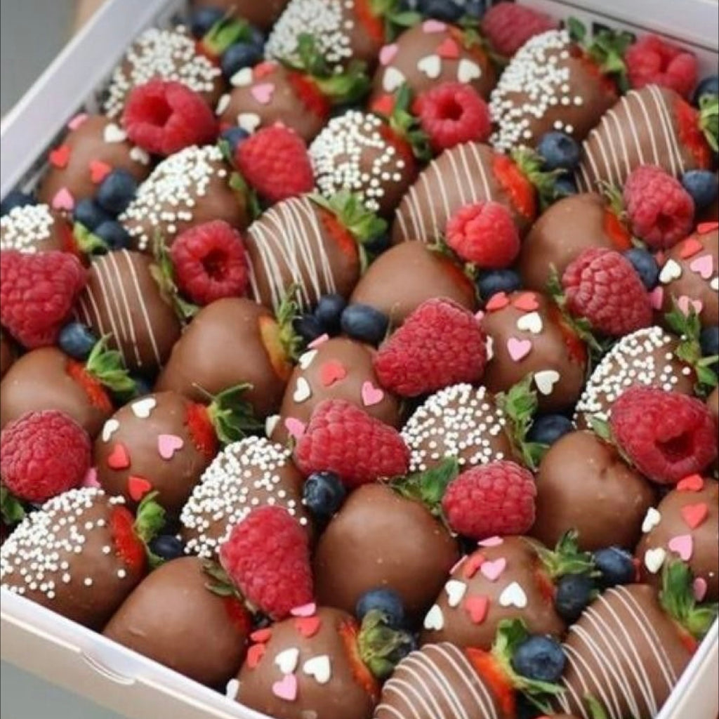 Louis Vuitton Themed Berries!  Chocolate strawberries, Chocolate covered  strawberries, Covered strawberries